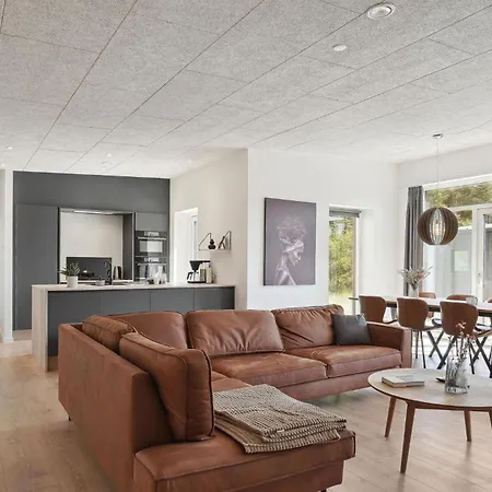 Stunning In With Kitchen Feriehus *
